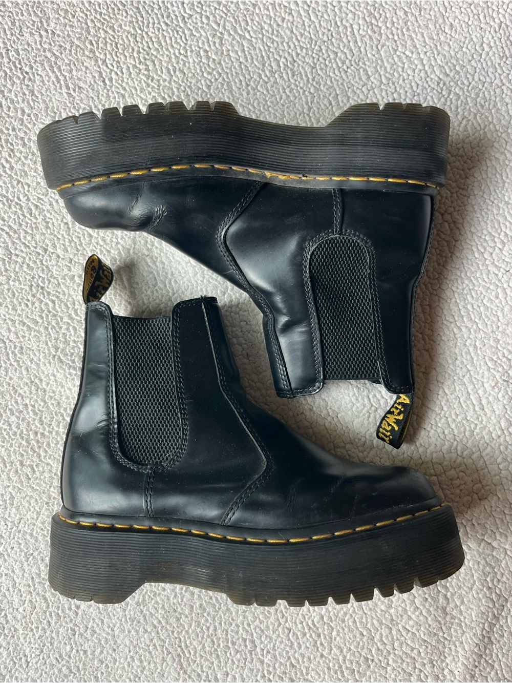 Dr. Martens 2976 Quad Platform Chelsea Boots Black Leather Womens 7